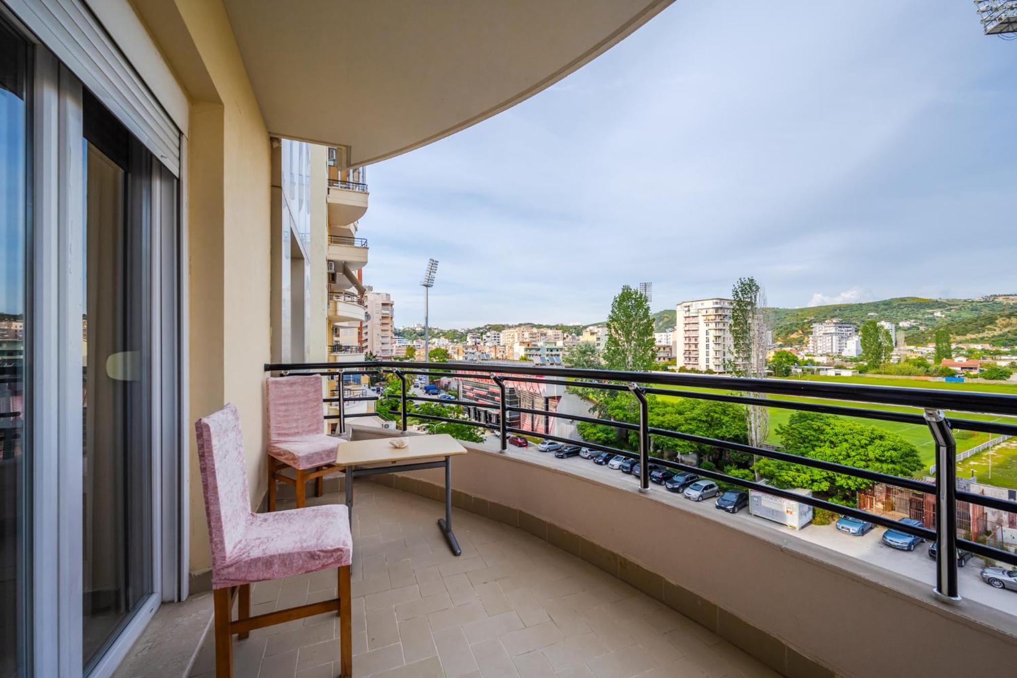 City Center Apartments By Kondo Stays Вльора Екстер'єр фото