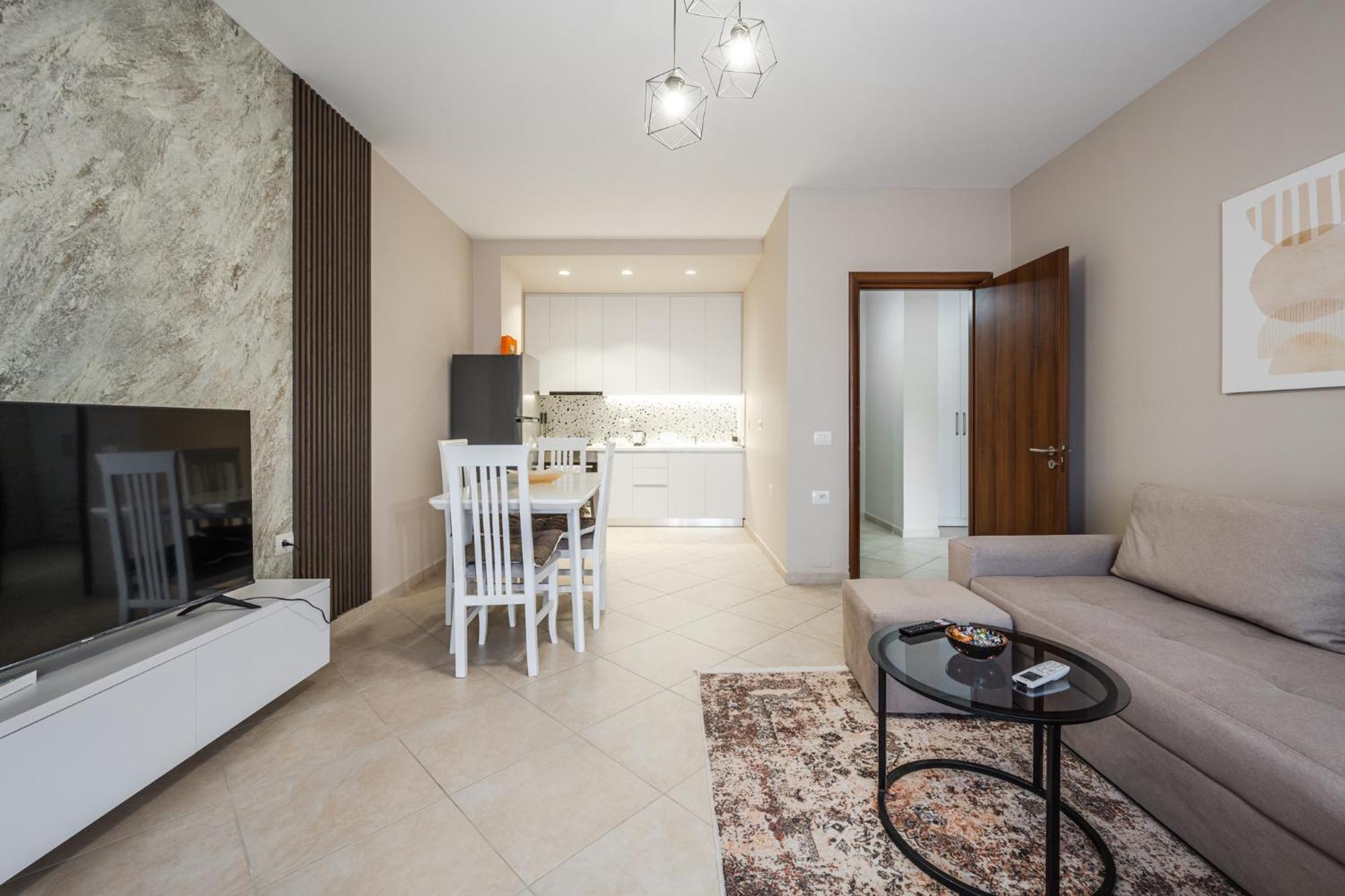 City Center Apartments By Kondo Stays Вльора Екстер'єр фото