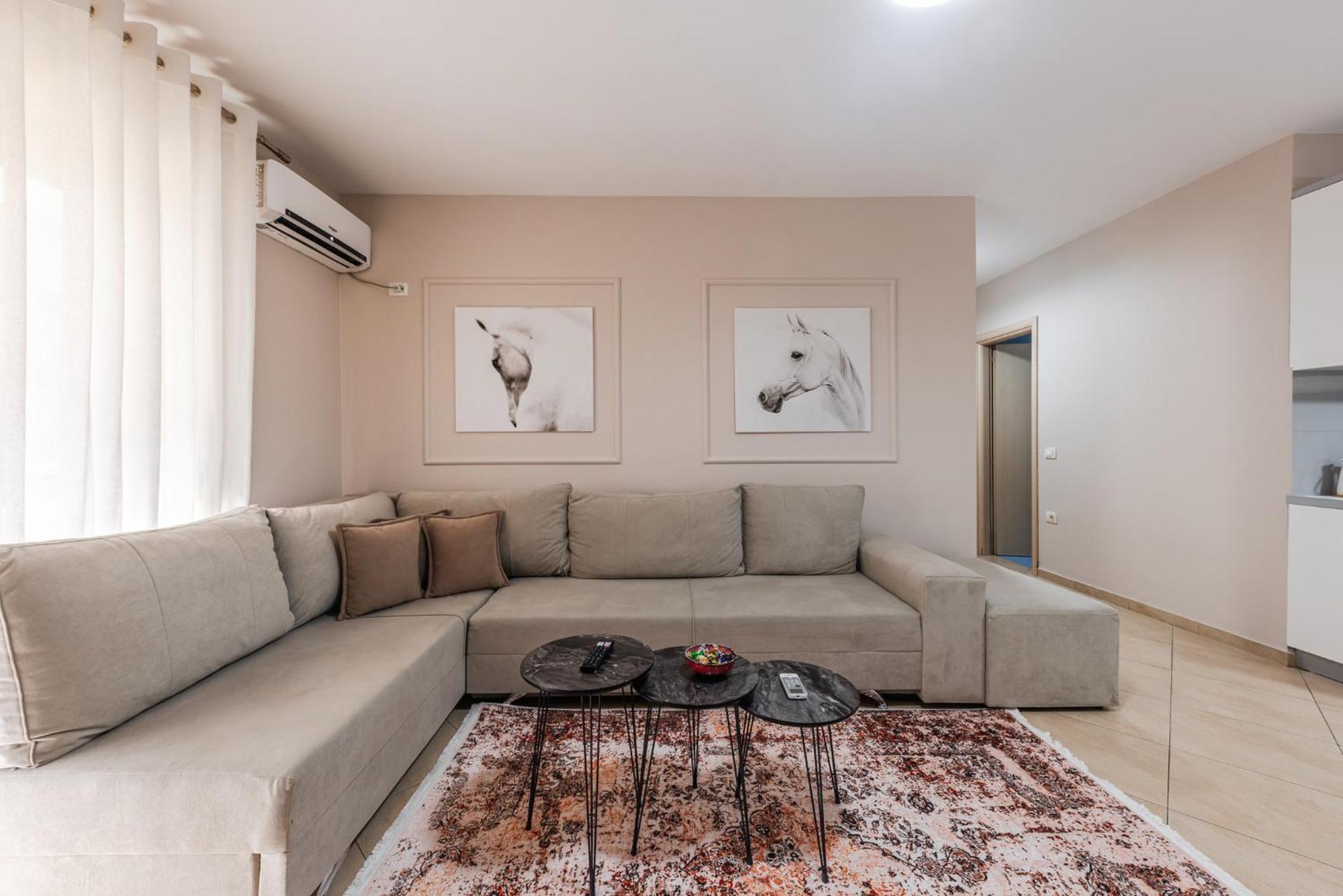 City Center Apartments By Kondo Stays Вльора Екстер'єр фото