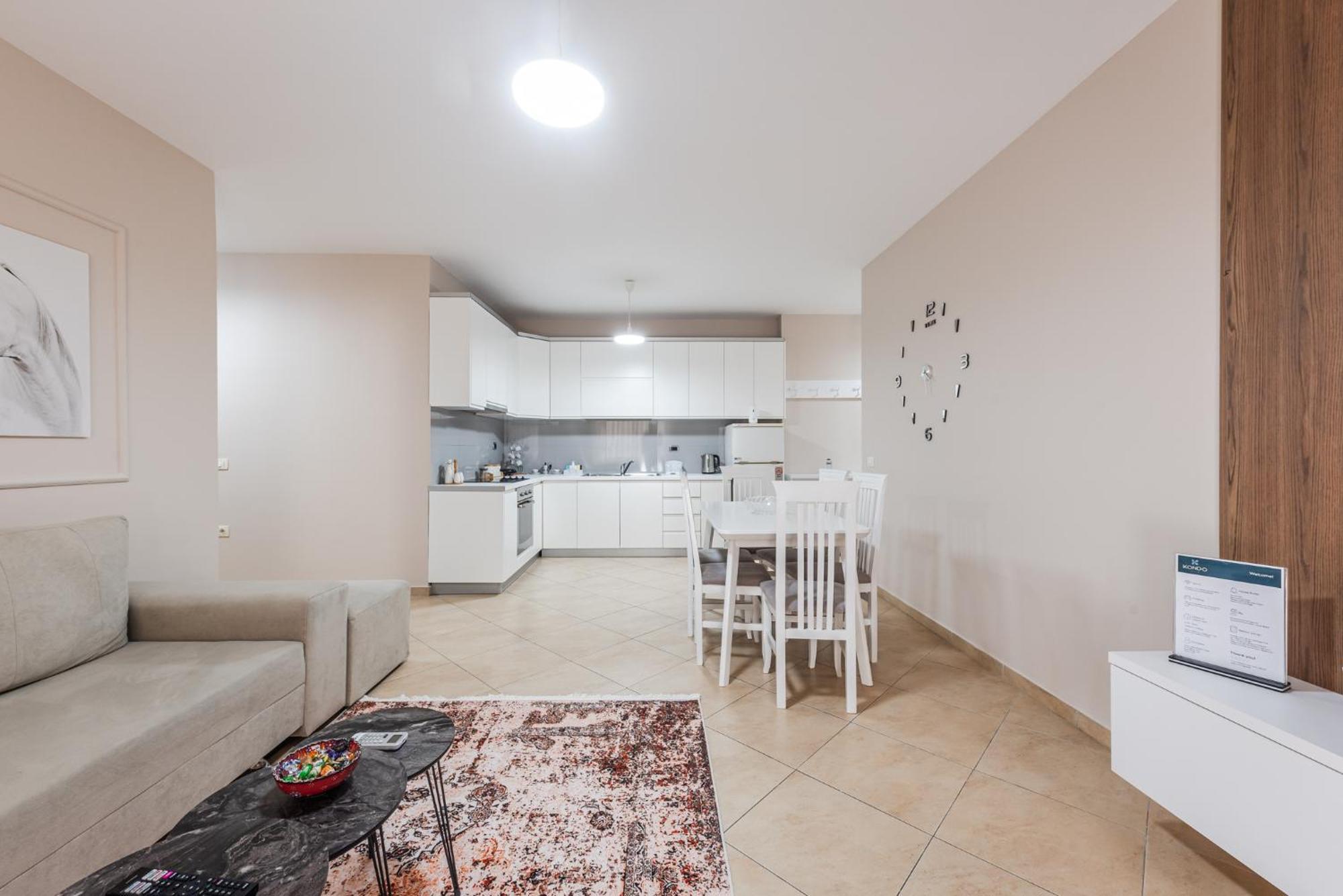 City Center Apartments By Kondo Stays Вльора Екстер'єр фото