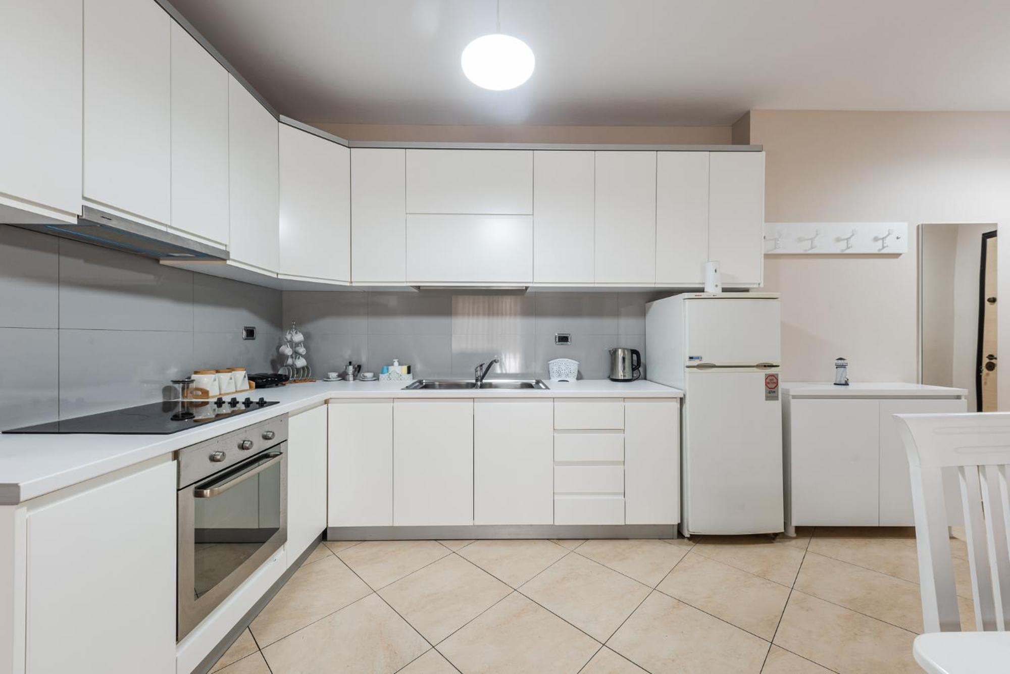 City Center Apartments By Kondo Stays Вльора Екстер'єр фото