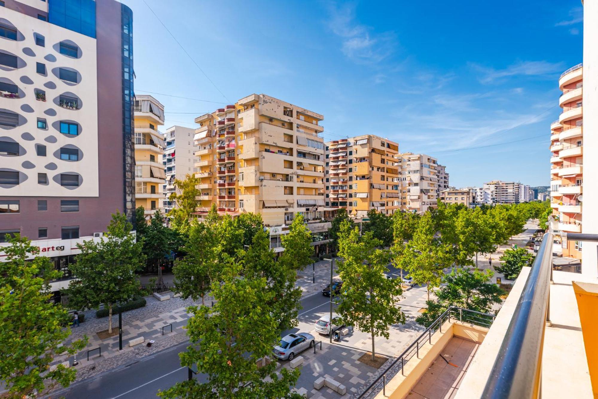 City Center Apartments By Kondo Stays Вльора Екстер'єр фото