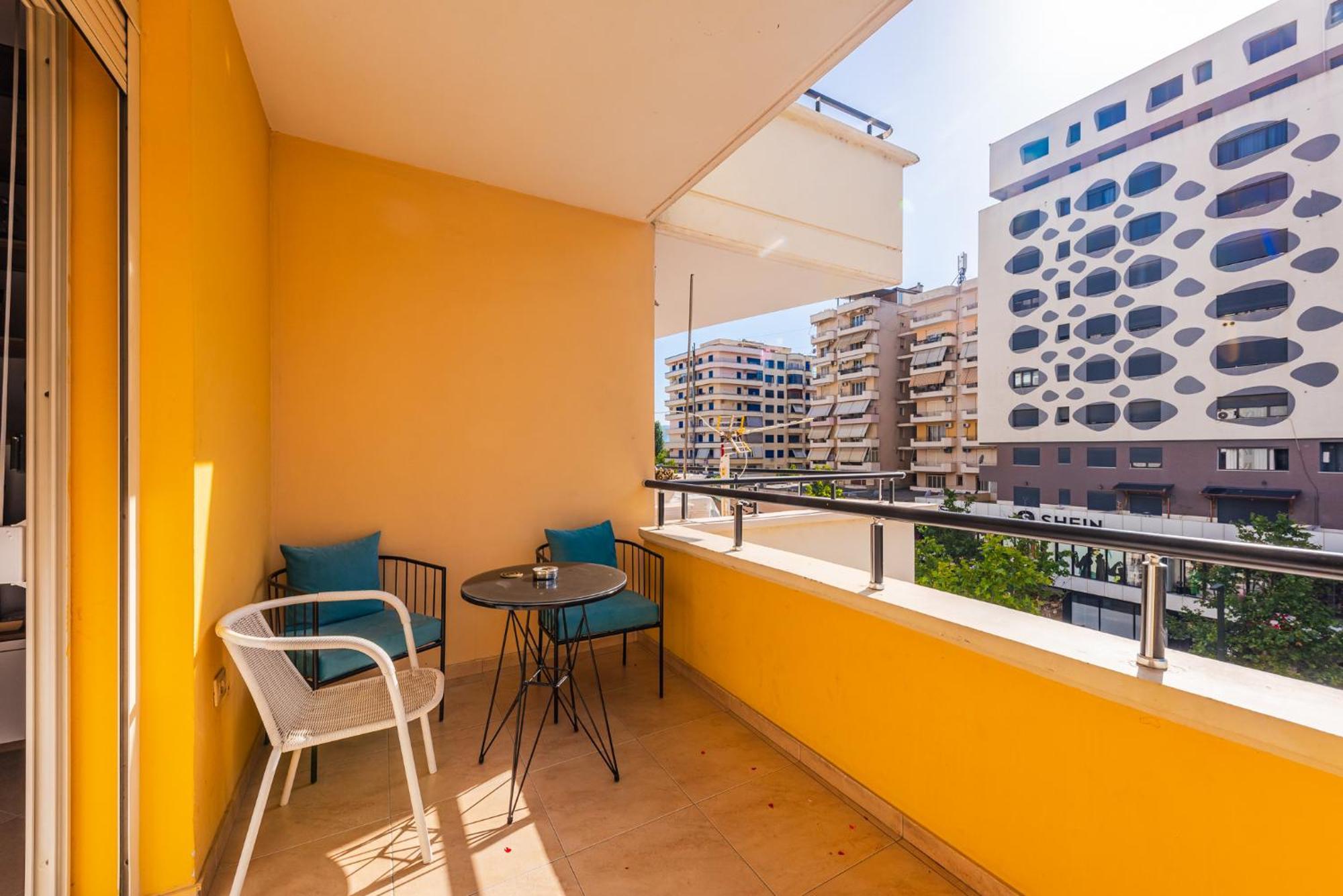 City Center Apartments By Kondo Stays Вльора Екстер'єр фото