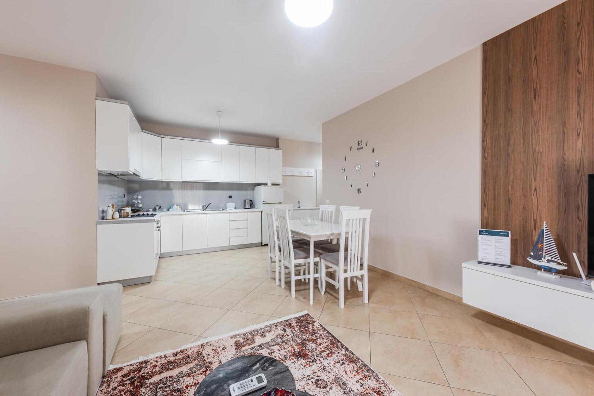 City Center Apartments By Kondo Stays Вльора Екстер'єр фото