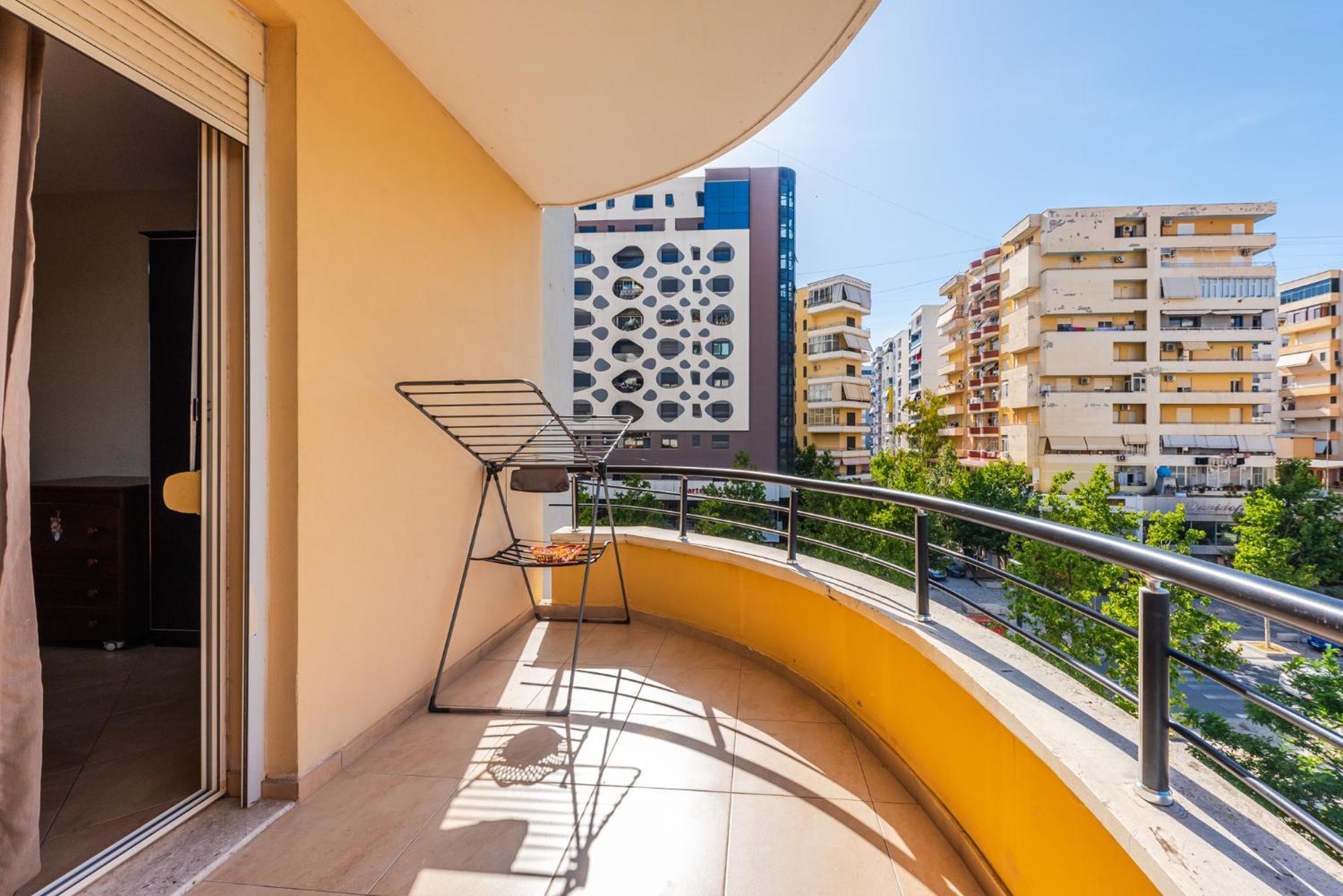 City Center Apartments By Kondo Stays Вльора Екстер'єр фото