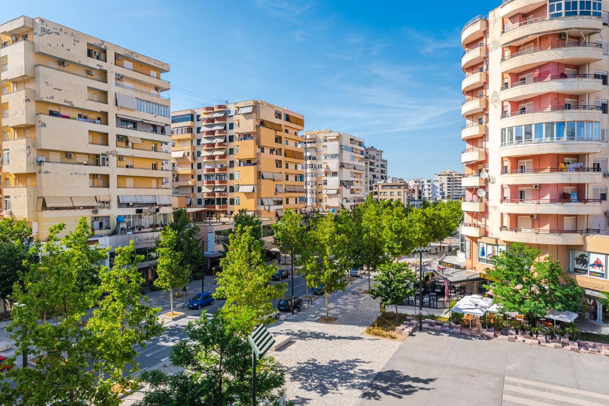 City Center Apartments By Kondo Stays Вльора Екстер'єр фото